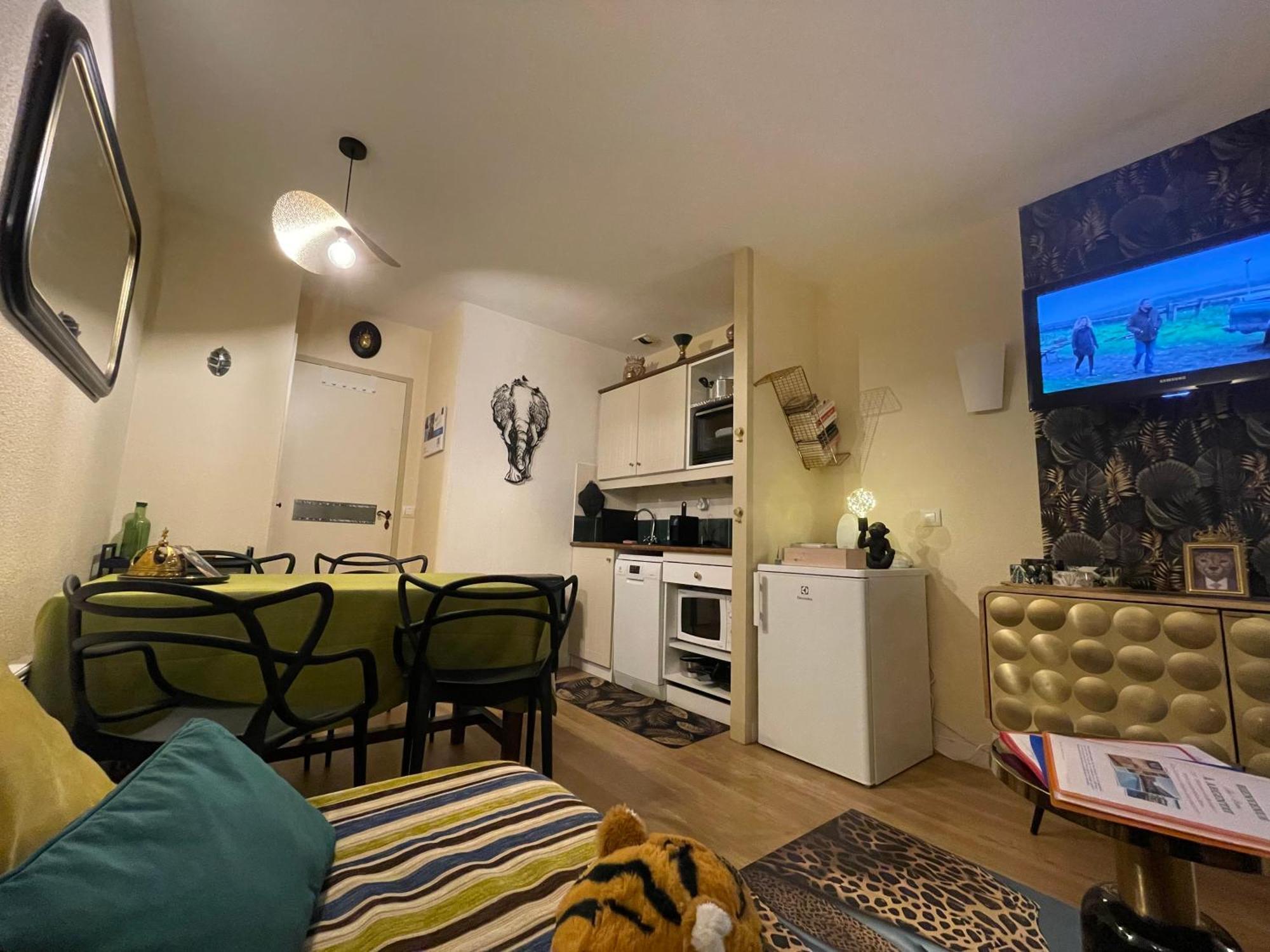 *A Setting Between Dordogne And Swimming Pool* Apartment Argentat Ngoại thất bức ảnh